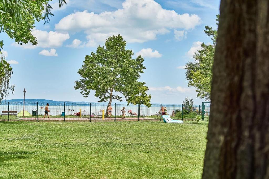 Chill & Relax Apartment Siófok Eksteriør billede
