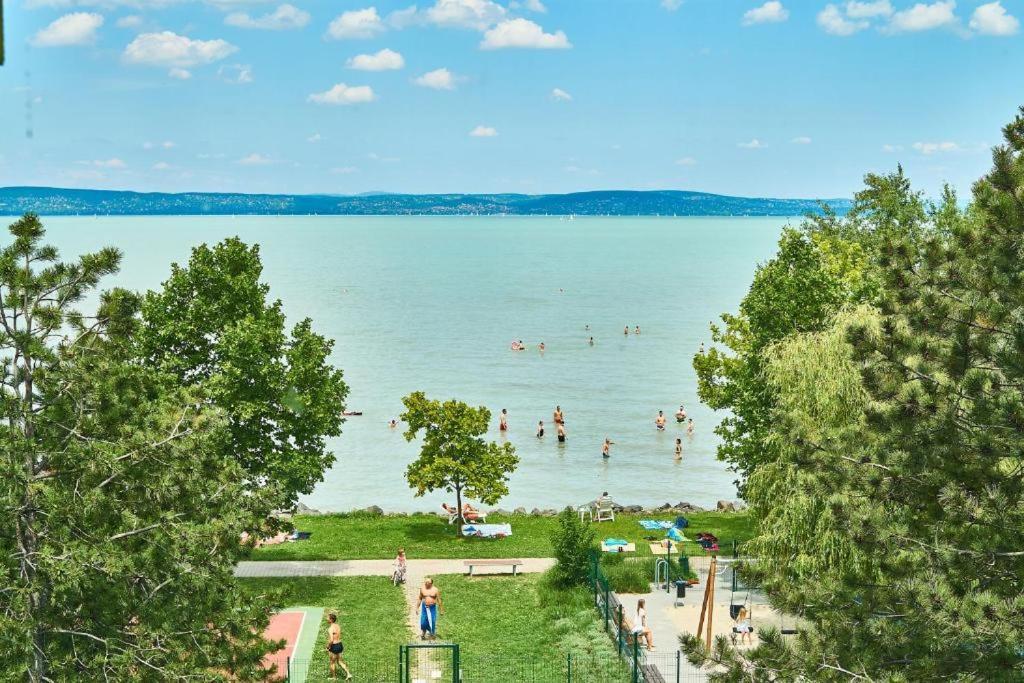Chill & Relax Apartment Siófok Eksteriør billede