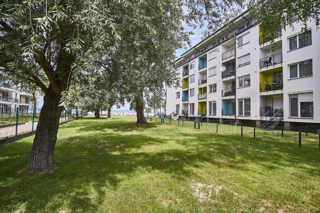 Chill & Relax Apartment Siófok Eksteriør billede